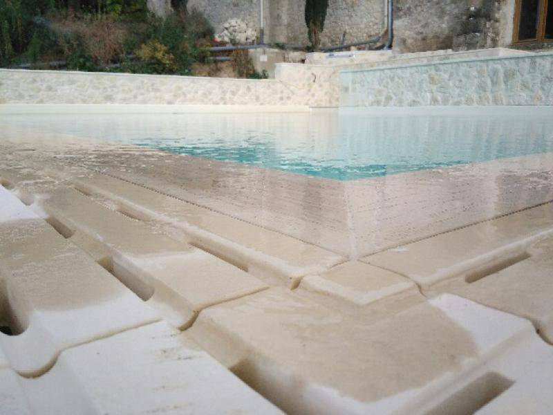 piscine en marbre